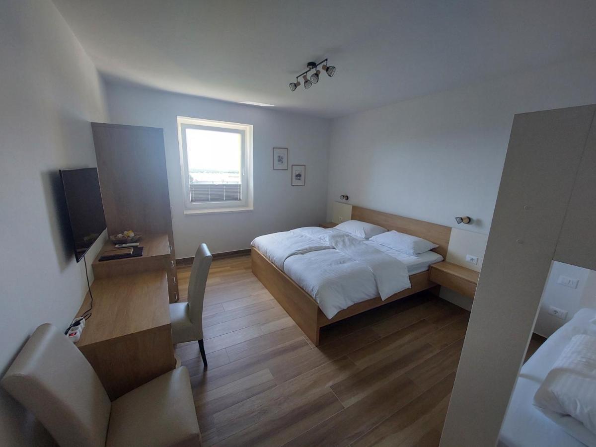 Gostilna In Pizzeria Pri Brajdi Hotel Komen Екстериор снимка